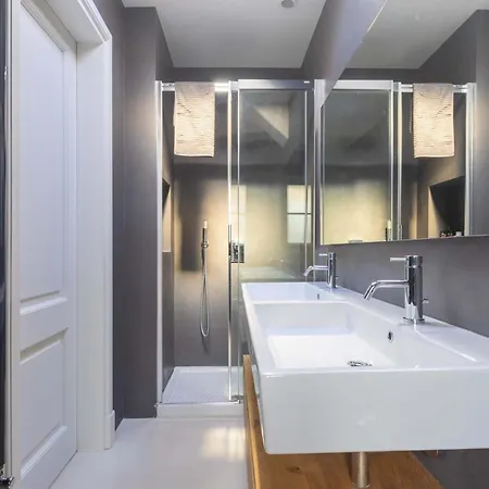 Elegant In The Heart Of Daire